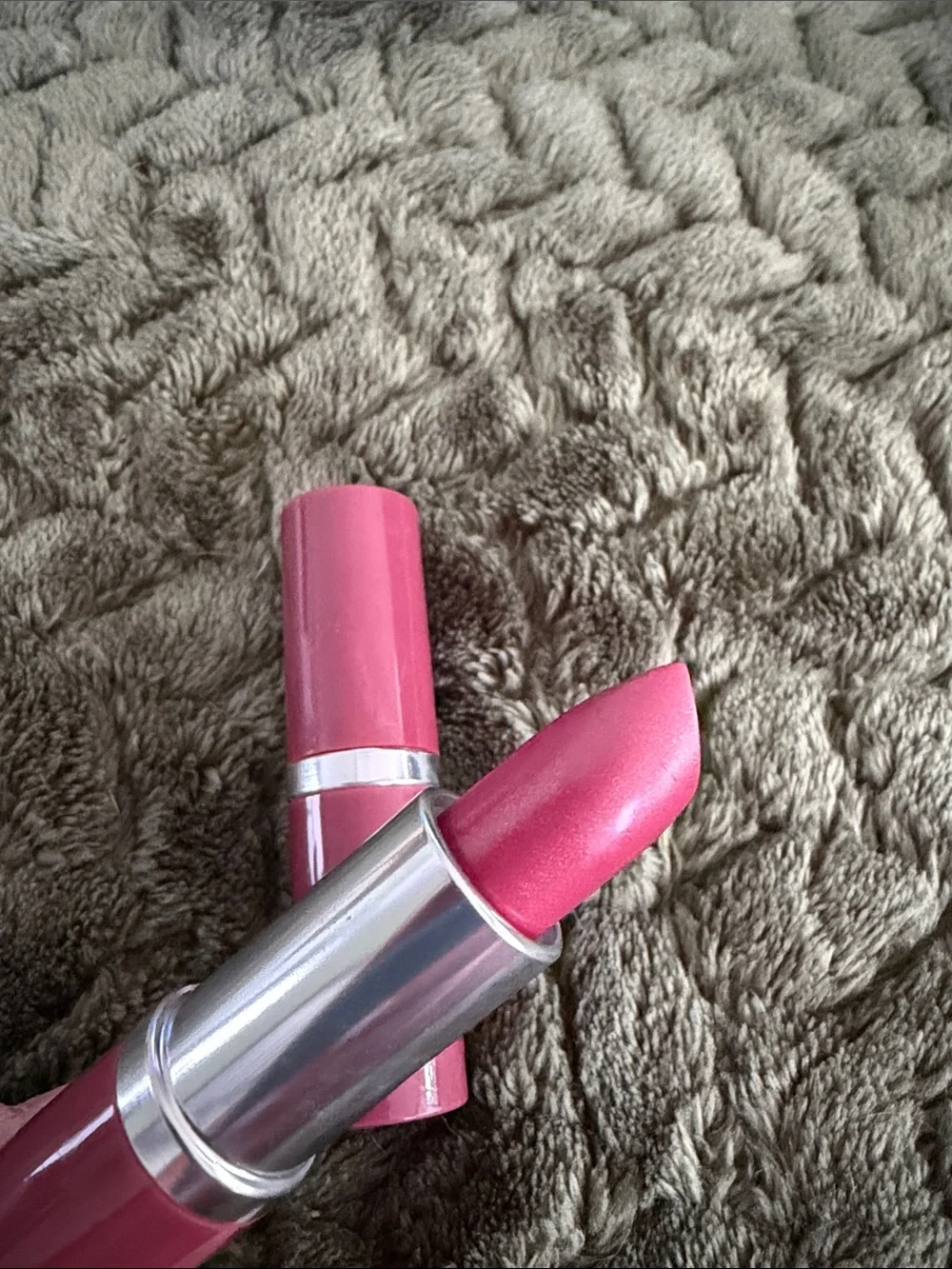 2 Clinique Pop Longwear Lipsticks - Love Pop